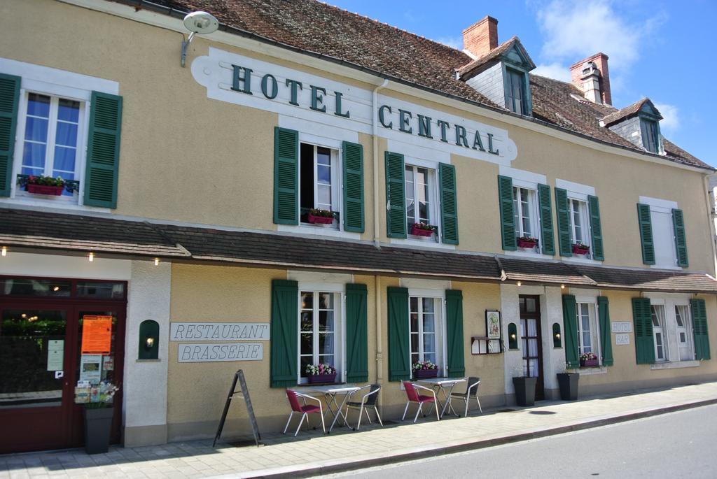 Hotel Le Central Boussac  Eksteriør billede