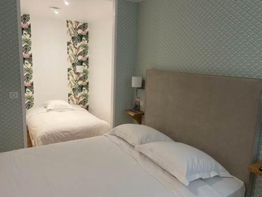Hotel Le Central Boussac  Eksteriør billede