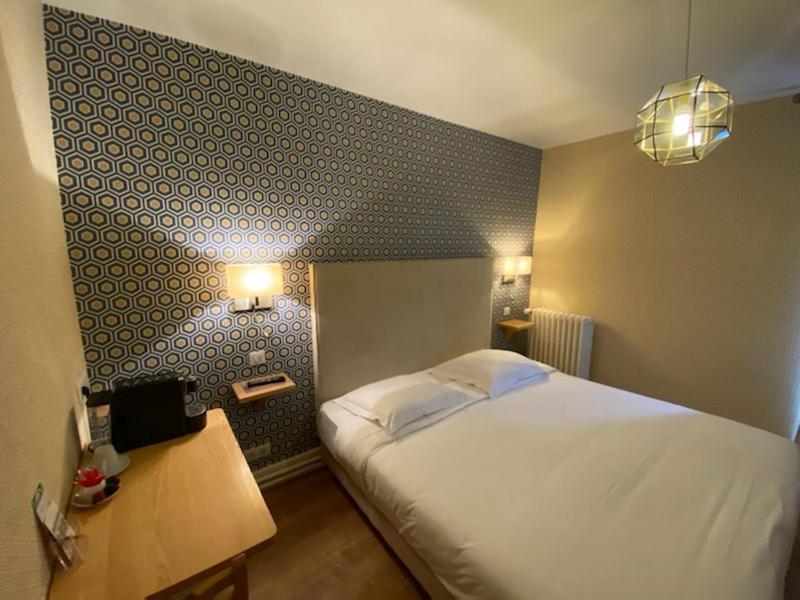 Hotel Le Central Boussac  Eksteriør billede
