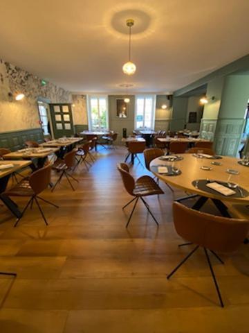 Hotel Le Central Boussac  Eksteriør billede