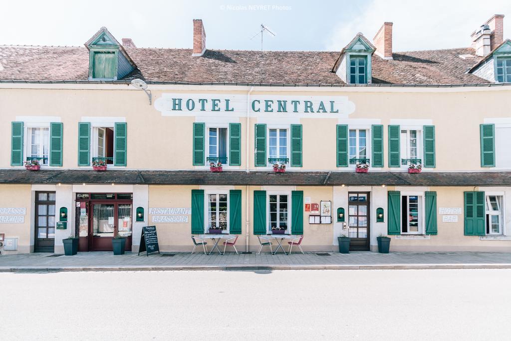 Hotel Le Central Boussac  Eksteriør billede